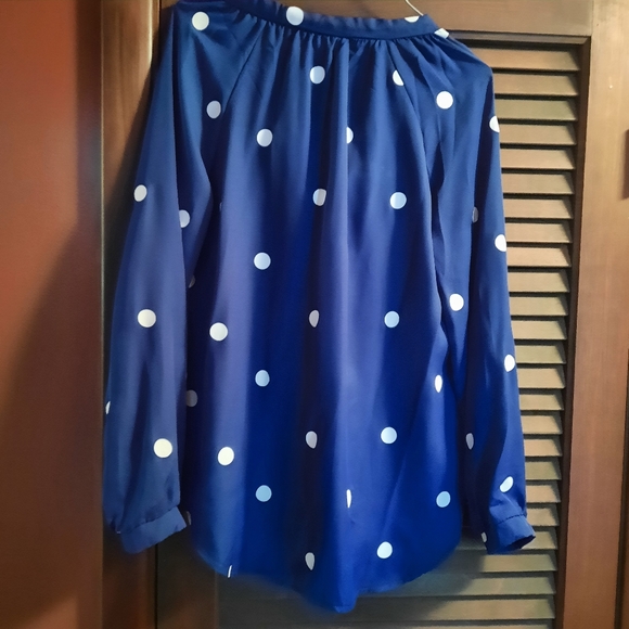 Top - Picture 2 of 3